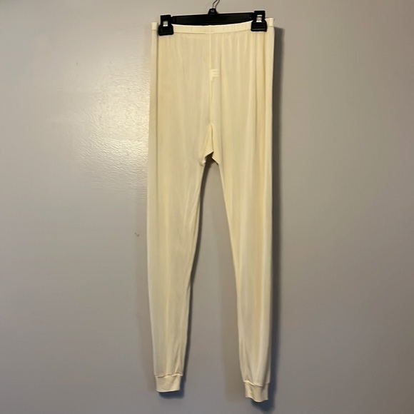 100% Genuine Silk Machine Washable Cream Long Sleeve Two Piece Pajama Set - Picture 7 of 16